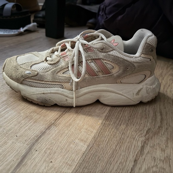 adidas Beige/Cream Low-Top Sneaker - Picture 6 of 10